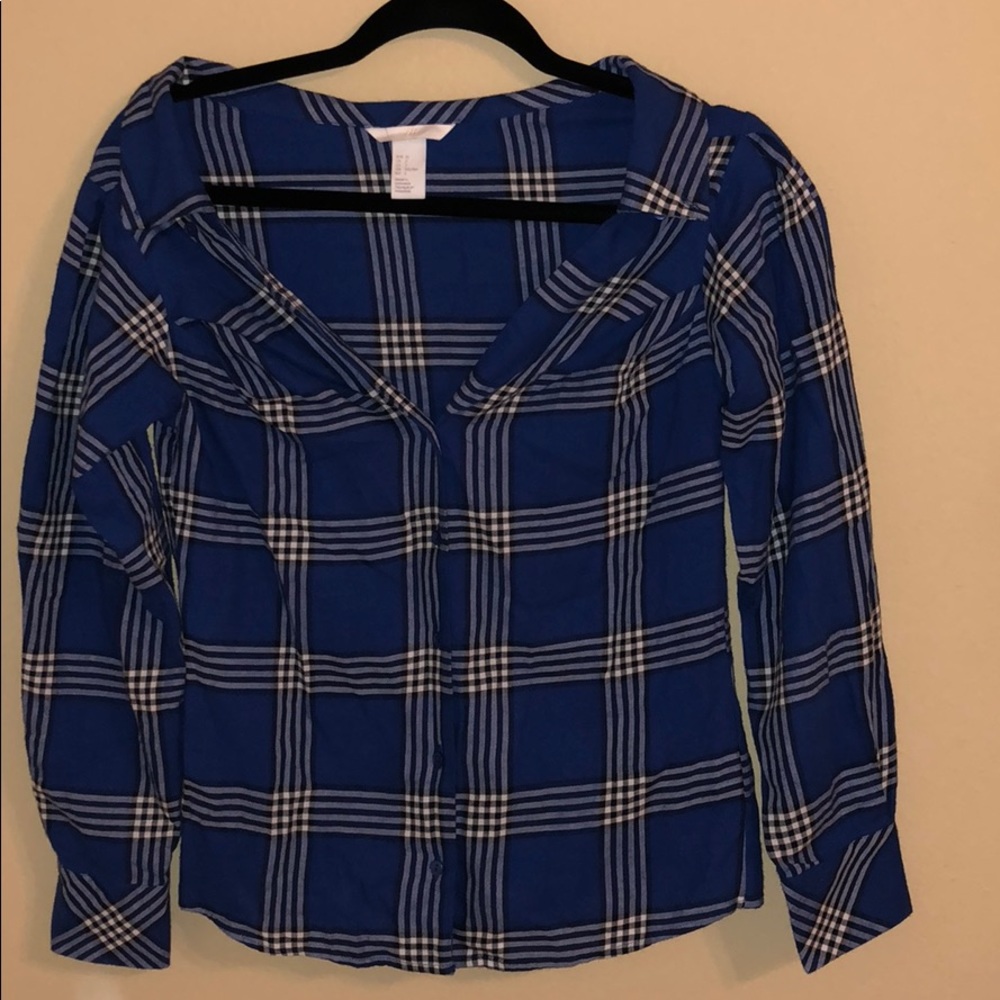 Low Cut Plaid Shirt